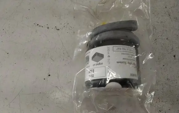 BMW X1 E84 Tire air pump compressor 71106792697