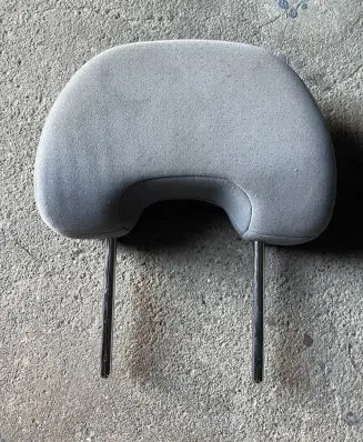 Toyota Prius (XW20) Front seat headrest 