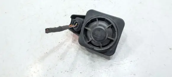 Volkswagen PASSAT B8 Alarm system siren 5Q0951605 28257494