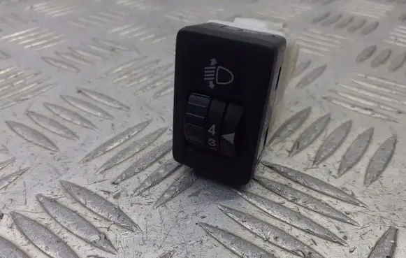 Suzuki Swift I Headlight level height control switch