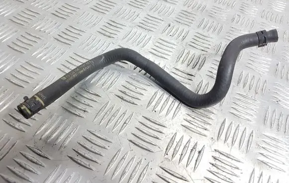 Opel Insignia A Engine coolant pipe/hose 13220154 565563897