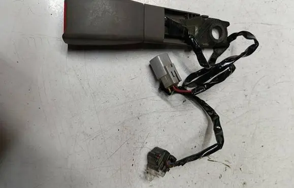 Lexus GS 300 350 430 450H Front seatbelt buckle fawfawawawfa