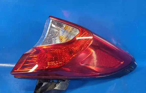 Toyota C-HR I Boot/trunk interior light 81550F4010