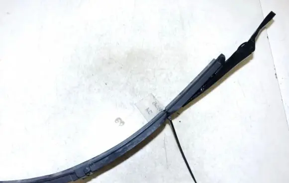Mercedes-Benz E W211 Front wiper blade arm a2118200344