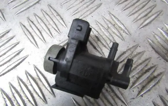 Audi A4 S4 B6 8E 8H Turbo solenoid valve 1j0906283a