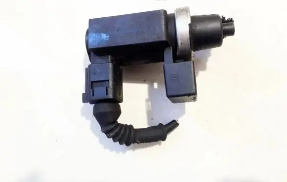 Audi A4 S4 B6 8E 8H Turbo solenoid valve 8e0906628 7.22903.33