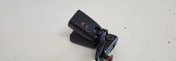 Middle seatbelt buckle (rear)