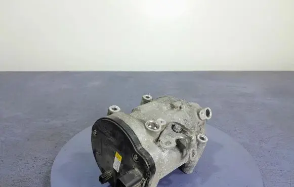 Toyota Corolla E210 E21 Air conditioning (A/C) compressor (pump) 042400-0370