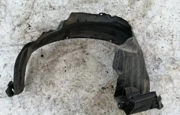 Front wheel arch liner splash guards