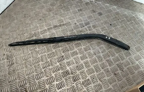 Land Rover Discovery Front wiper blade arm