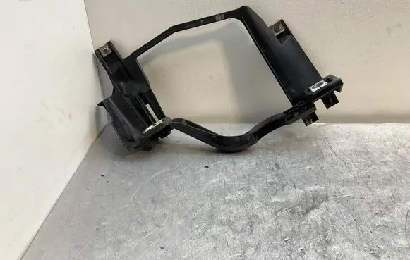 Headlight/headlamp mounting bracket