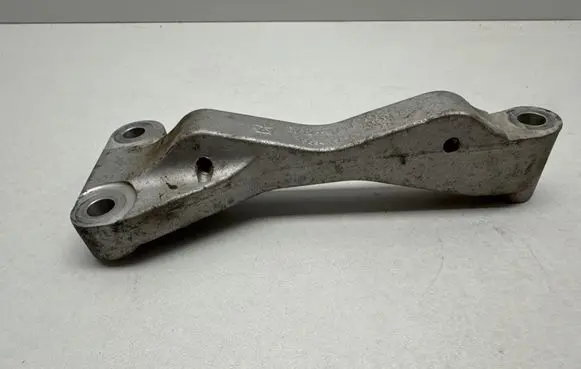 Chrysler Pacifica Driveshaft support bearing bracket 52123981AA 15634111