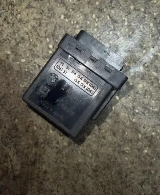 BMW 5 E39 Glow plug pre-heat relay 2246919 72RB510