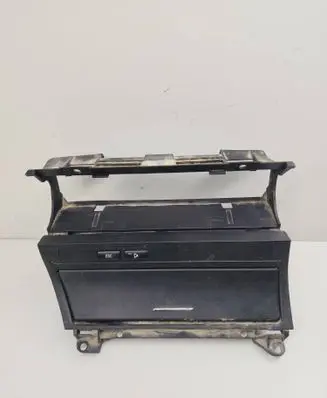 BMW 3 E46 Ashtray (front) 826888
