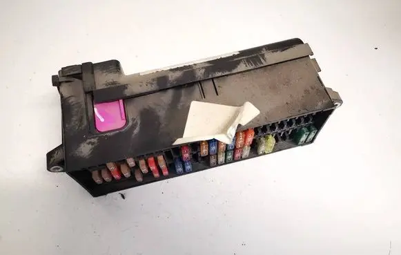 Volkswagen Touran I Fuse box set 1t1970007b