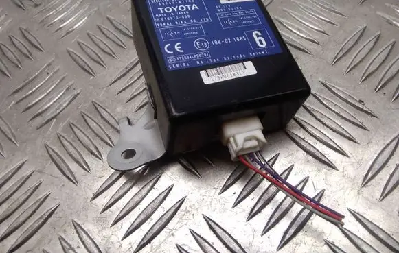 Toyota Prius (XW20) Door control unit/module 10R021685