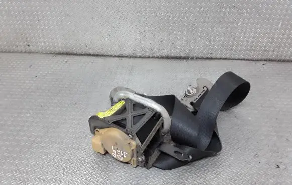 Mitsubishi Grandis Front seatbelt C9094HR06