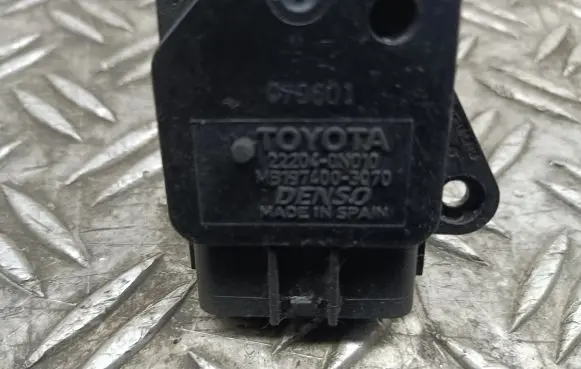 Toyota Avensis T250 Mass air flow meter 222040N01