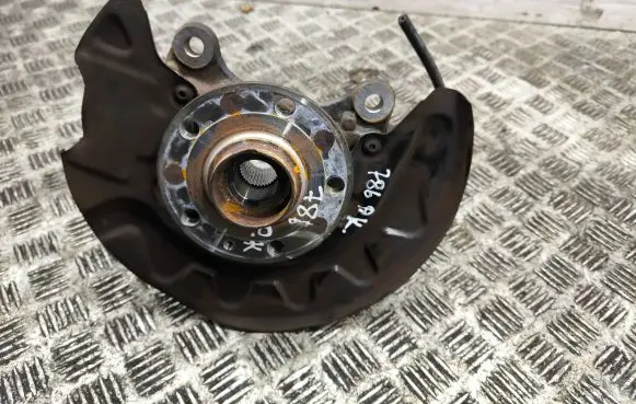 Seat Leon IV Front wheel hub
