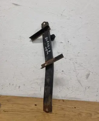 Toyota Avensis T250 Battery bracket 