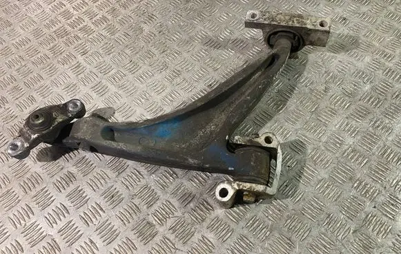 Volvo XC90 Front lower control arm/wishbone