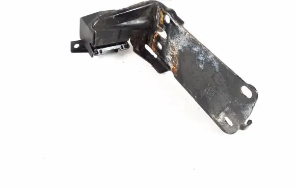BMW 1 E82 E88 Radiator mount bracket 7117812