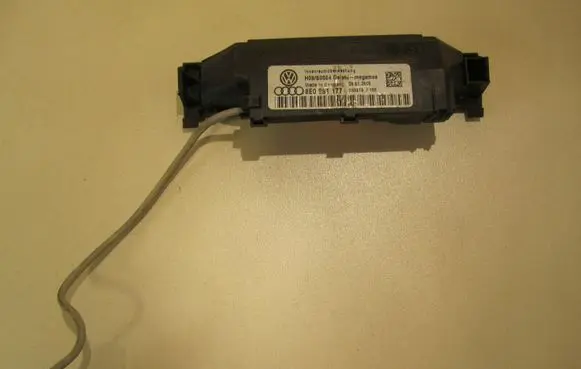 Audi A4 S4 B6 8E 8H Ultrasonic Sensor 8E0951177