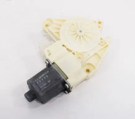Mercedes-Benz GLA W156 Front door window regulator motor A2469065100