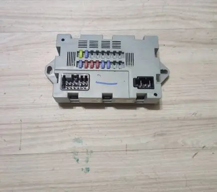 Jaguar F-Pace Fuse module CPLA14Q073AA 71739084 73707520