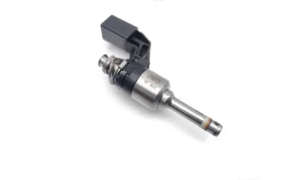 Volkswagen Golf VI Fuel injector 03C906036F