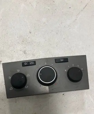 Opel Zafira B Climate control unit 13201300 9431 90151