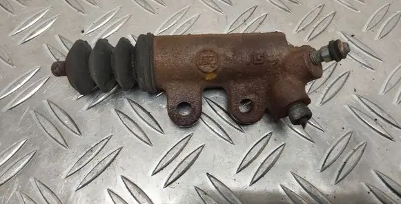 Toyota Corolla Verso AR10 Clutch slave cylinder 