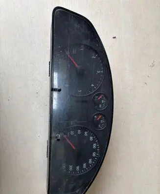 Volkswagen Transporter - Caravelle T5 Speedometer (instrument cluster) 88311346