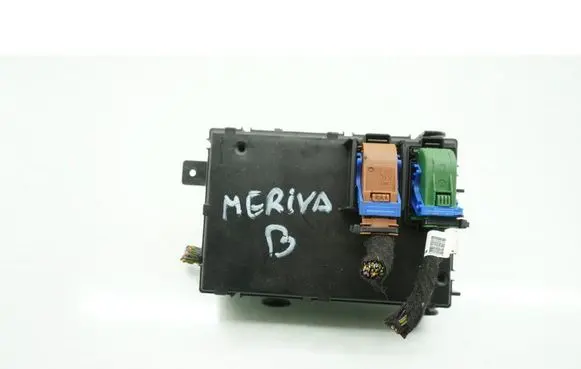 Opel Meriva B Fuse box set 13381900