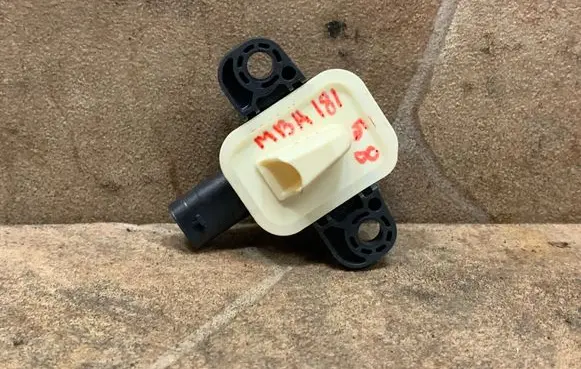 Mercedes-Benz GLS X166 Airbag deployment crash/impact sensor A1668210351
