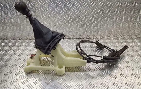 Citroen C-Crosser Gear selector/shifter in gearbox 