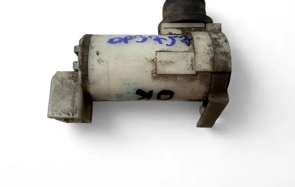 Nissan Almera Windscreen/windshield washer pump 2224615A