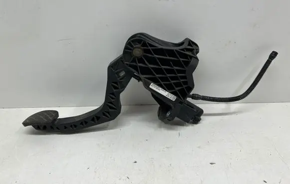 Volkswagen Golf Plus Clutch pedal 1K1721059BS 8600461181