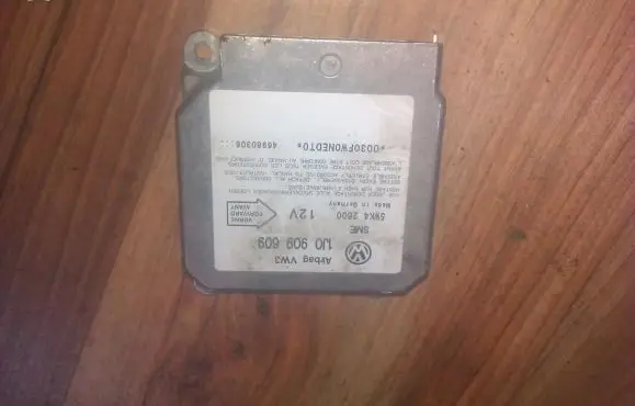 Volkswagen Golf IV Airbag control unit/module 1J0909609