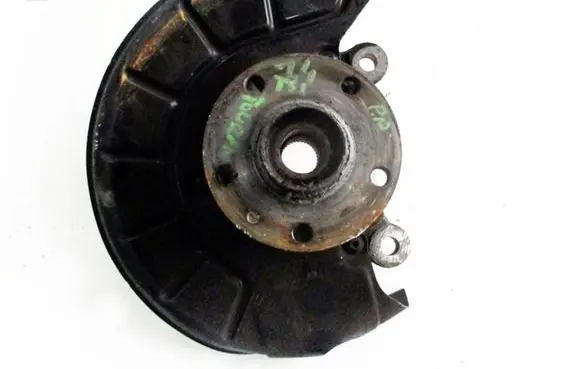 Volkswagen Touran I Front wheel hub spindle knuckle