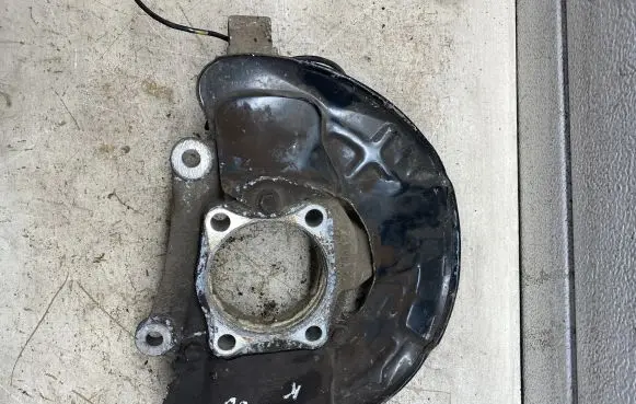 Volvo V70 Front wheel hub