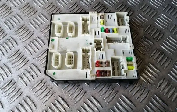 Renault Master III Comfort/convenience module 284B67570R 519543F05 2447997838
