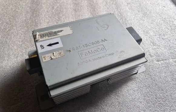 Ford Mustang V Sound amplifier 7R3T18C808AA