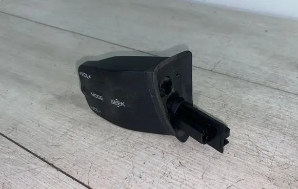 Ford Focus Multifunctional control switch/knob 758709