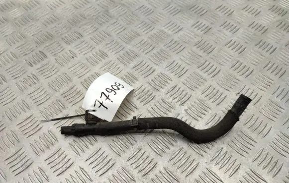 Volkswagen PASSAT B8 Engine coolant pipe/hose 04L919565