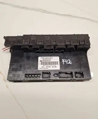 Mercedes-Benz C W203 Fuse module 2035451801 5DK00848640