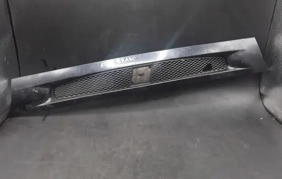 Fiat Bravo - Brava Front bumper upper radiator grill 735247714 735247715
