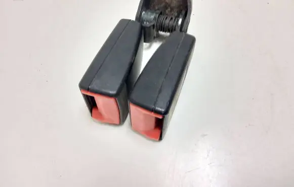 Volkswagen PASSAT B7 USA Rear seatbelt buckle 561857739
