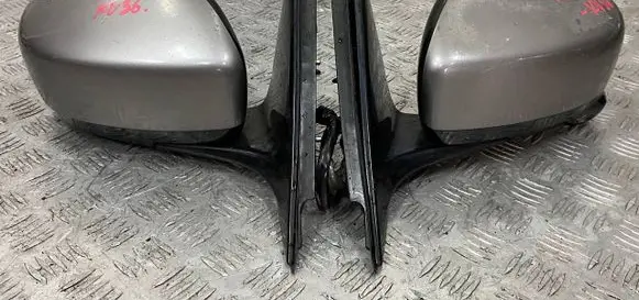 Infiniti G37 Front door electric wing mirror 022713 V36