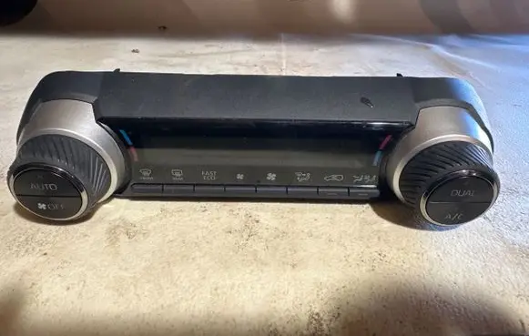 Toyota RAV 4 (XA50) Climate control unit 75K607
